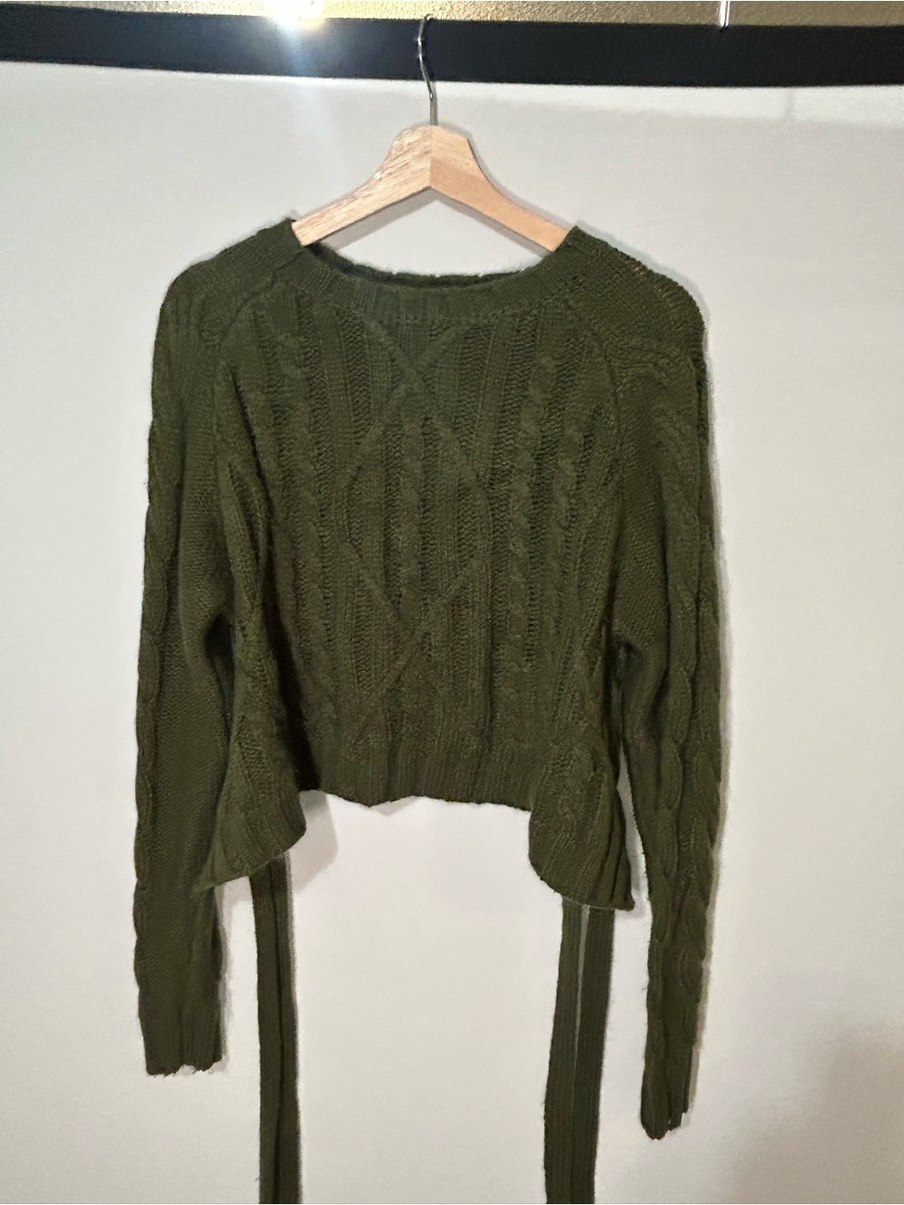 Back-Tied Olive Green Acrylic Chunky Cable Knit Cropped Sweater Size S - Picture 3 of 7